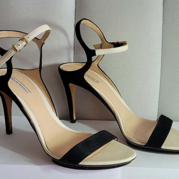 EMPORIO ARMANI Sued Elegant Women's Heels, Size 38 - Picture 6 of 9